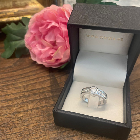 Anillo Diamantes Emily 1.24 Oro Blanco - Anillos Compromiso Aniversario
