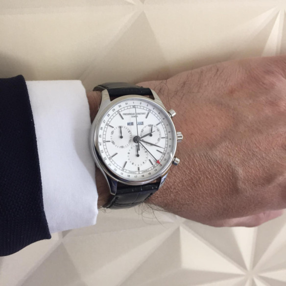 Frederique Constant Classics Quartz Chronographe Calendrier tripartite - Classiques