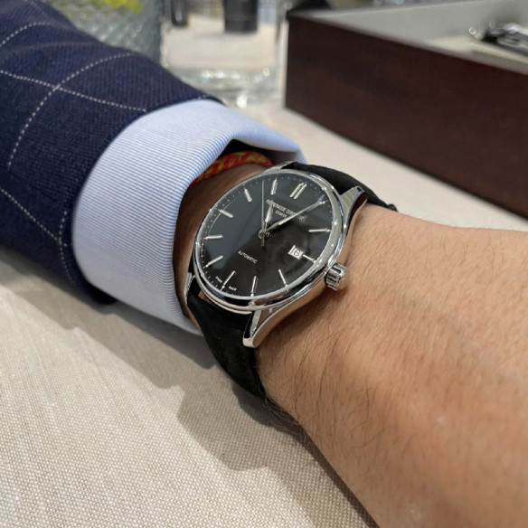 Frederique Constant Classics Index Automático - Clássicos