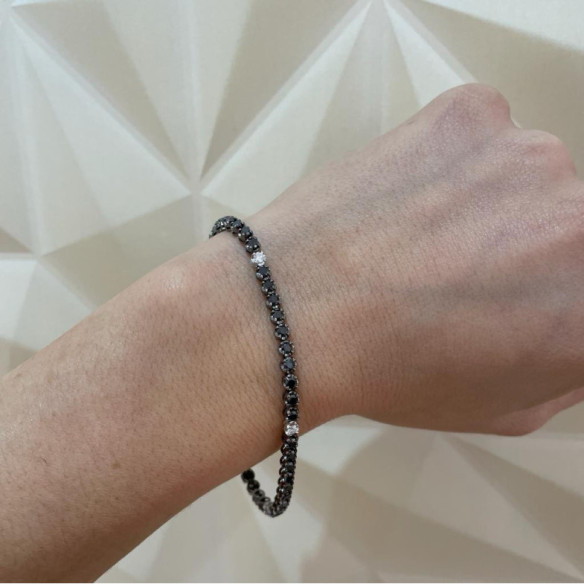 Riviere Black Power Armband mit schwarzen und weißen Diamanten - Diamant-Armbänder