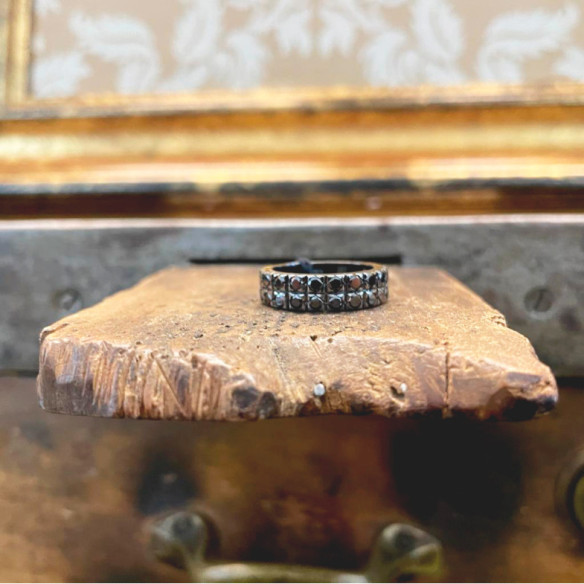 Anillo Oro Diamantes Negros Black Power - LES ANNEAUX