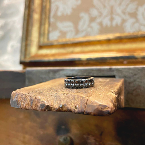 Anillo Oro Diamantes Negros Black Power - LES ANNEAUX
