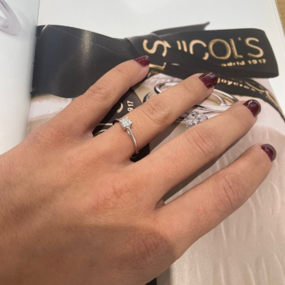 Anillo Oro Diamantes Rosetón Detail - Talla Brillante