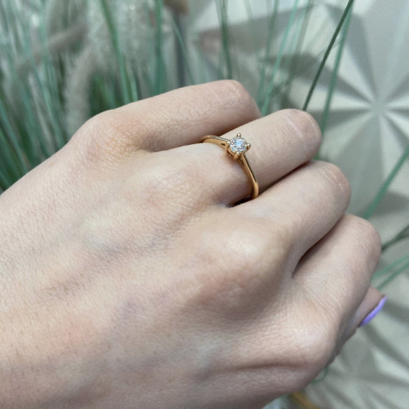 Gold Diamond Ring Rosette DETAIL - Diamond Rings