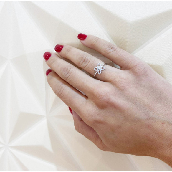 Anillo Flor Pico Little Details - Anillos de Diamantes