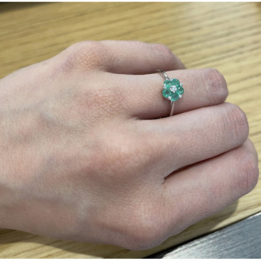DETAILS MINI Flower Ring - Emerald rings 2