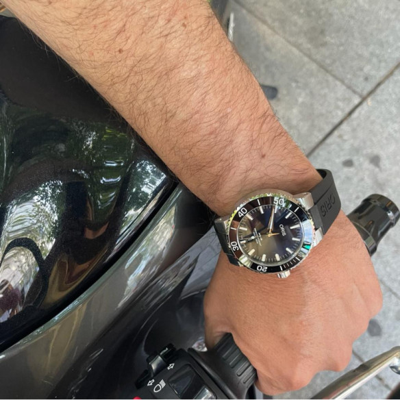 Oris Aquis Date - Oris Aquis
