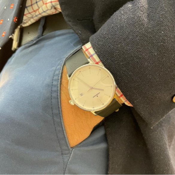Junghans Quarz bilden - Junghans Die Form