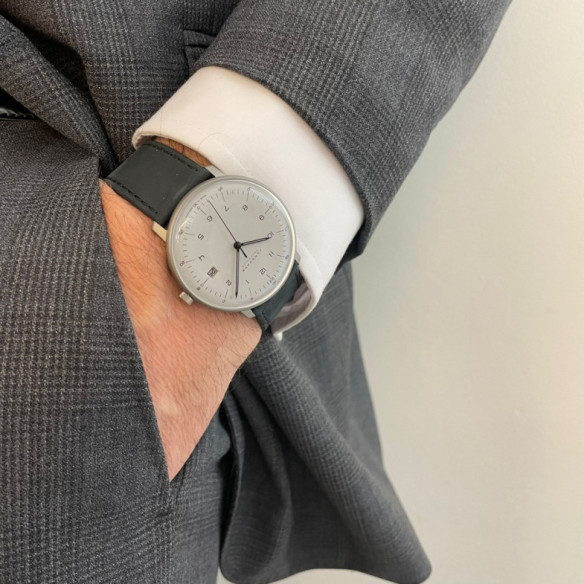 Junghans Max Bill Mega Solar - Junghans Facture max