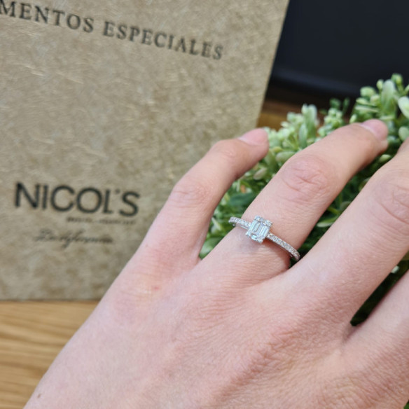 Anillo Diamantes Minerva 0.40 Oro Blanco - Talla Baguette