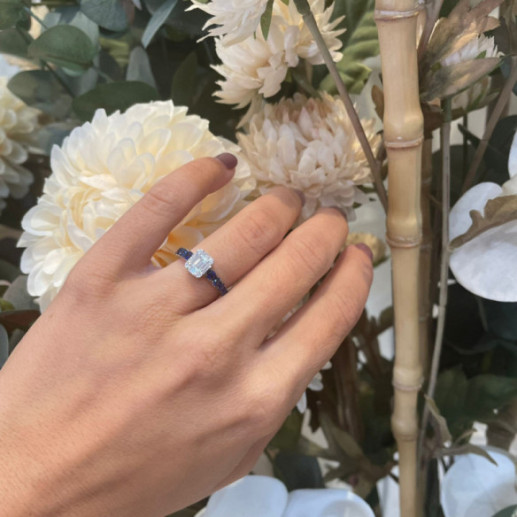 Anillo Diamantes Electra 0.44 Oro Blanco y Zafiro Azul - Anillos de Compromiso Azul 2