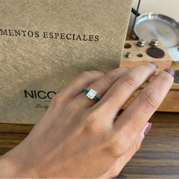 Anillo Diamantes Electra 0.44 Oro Amarillo y Esmeralda - Anéis de noivado verde