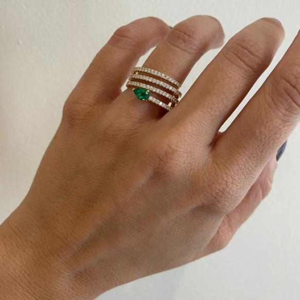 Anillo Esmeralda y Diamantes Delicia - Anillos de Esmeralda