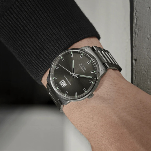 Mido Commander Big Date - Commander