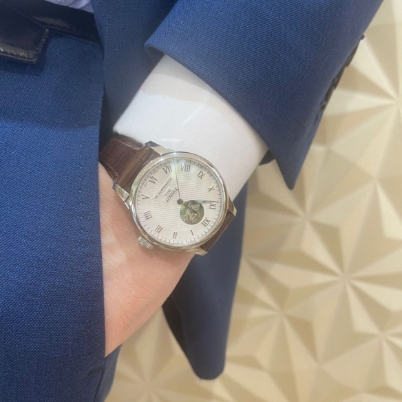 Tissot Le Locle Powermatic 80 Open Heart - T-Stück