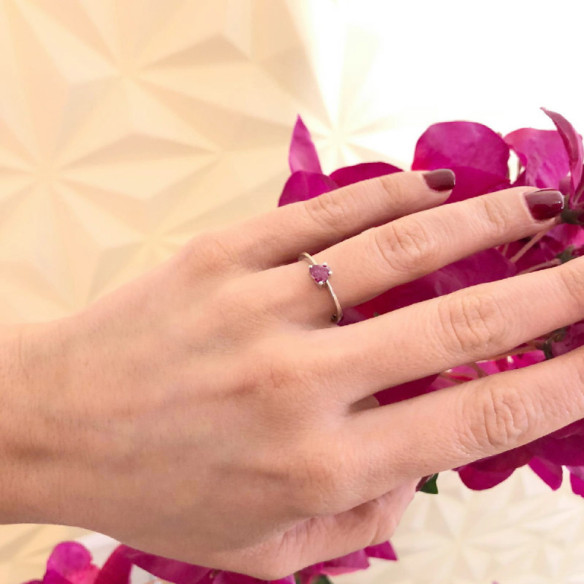 Anillo Compromiso Solitario Rubí Corazón Isabella 0.20Ct - Anillos de Rubí