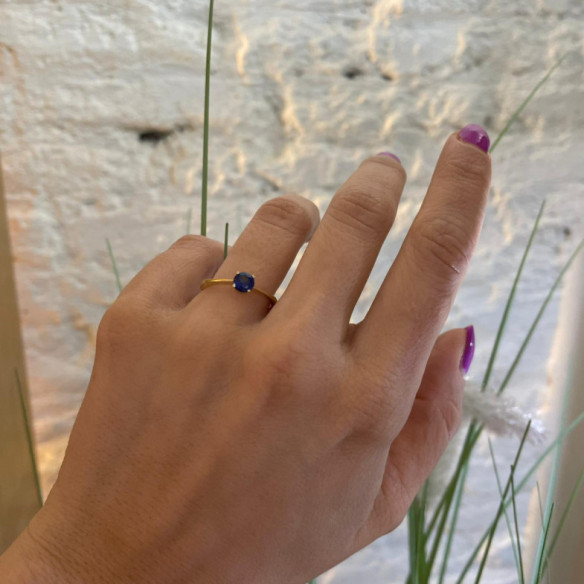 Anillo Solitario Zafiro Isabella 0.50Ct Oro Amarillo - Saphiringe