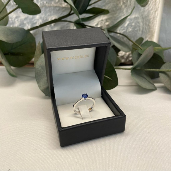 Anillo Solitario Zafiro Isabella 0.50Ct - ANILLOS