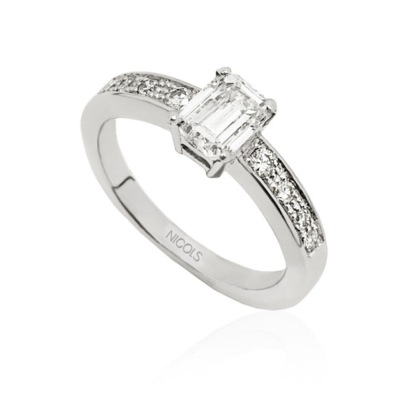 Anillo Minerva Talla Esmeralda Diamantes 0.85 - Talla Esmeralda