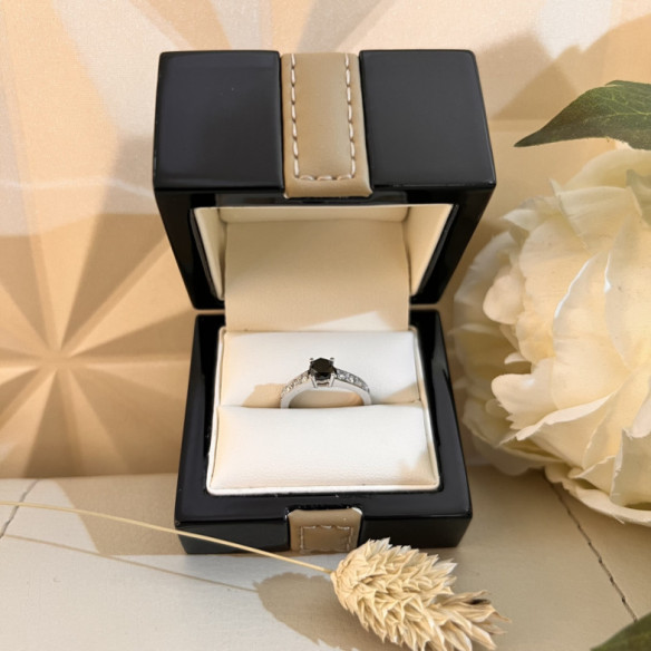 Black Diamond Ring 0.65ct AMELIE NOIR - Rings