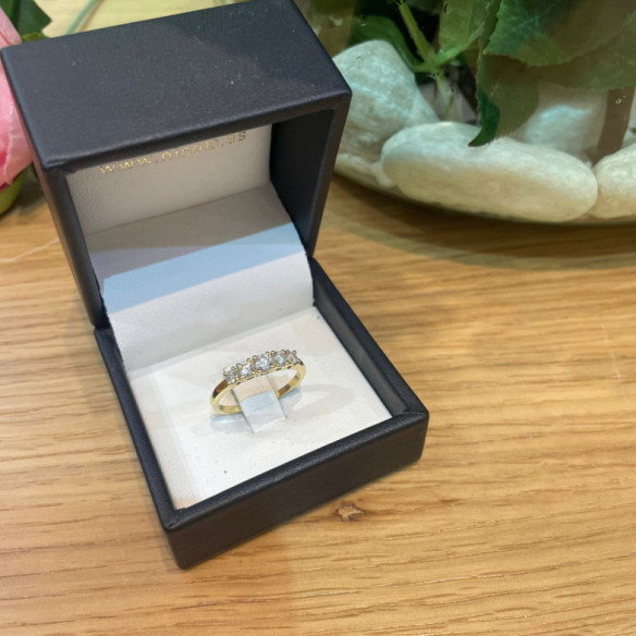 Anillo Diamantes Eloise 0.55 Oro Amarillo - Cinquillo de Diamantes