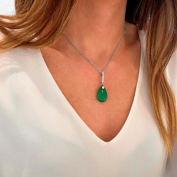 Pendant Green Jade Gold and Diamonds SERENITY - Pendants of green stones