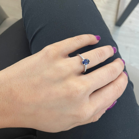 Blue Sapphire Engagement Ring Lola 1.30ct - Anniversary Rings