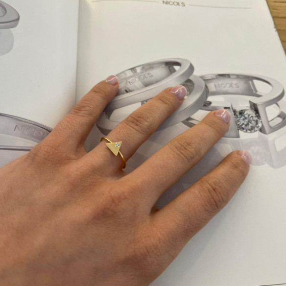 Anillo Triángulo Diamante Oro Amarillo Always - diseños actuales