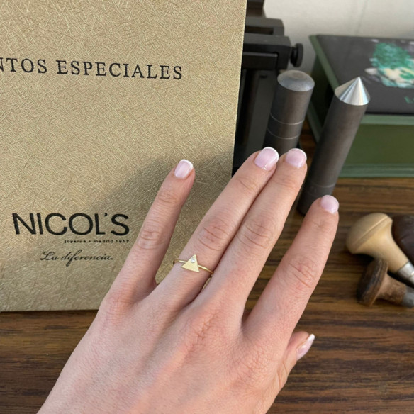 Anillo Triángulo Diamante Oro Amarillo Always - diseños actuales