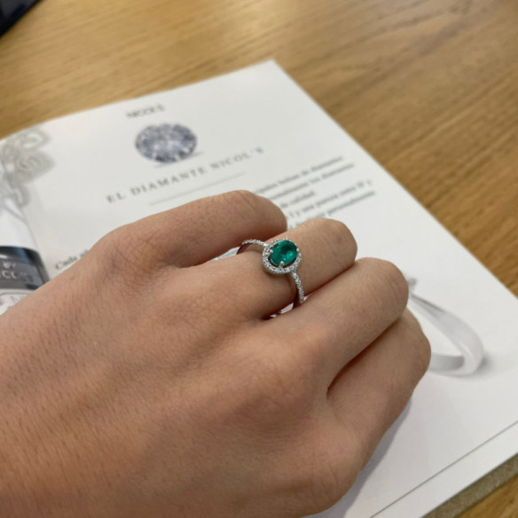 Emerald Dahlia Sunset Ring 1.00 White Gold - Emerald rings