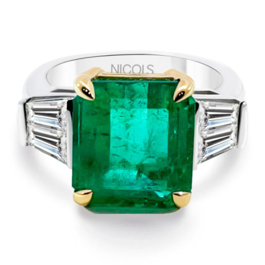 Anillo Esmeralda Cinco Quilates y Diamantes Solitario Red Carpet - Alti gioielli