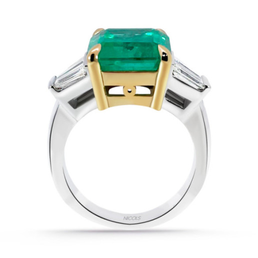 Anillo Esmeralda Cinco Quilates y Diamantes Solitario Red Carpet - Alti gioielli 2
