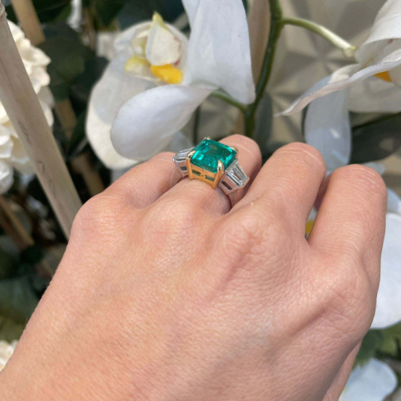 Anillo Esmeralda 5 Ct y Diamantes Red Carpet - Hoher Schmuck