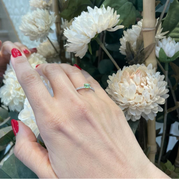 Anillo Peridoto Delphina Diamantes Oro Blanco - Anéis Outras pedras preciosas