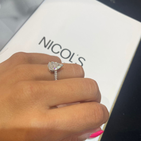 Anillo Diamante Pera Solitario y Diamantes 1.67 - TALLA PERA