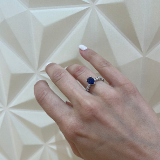 Anillo Zafiro oval Lola 1.20 Quilates - Anillos de Compromiso Azul 2