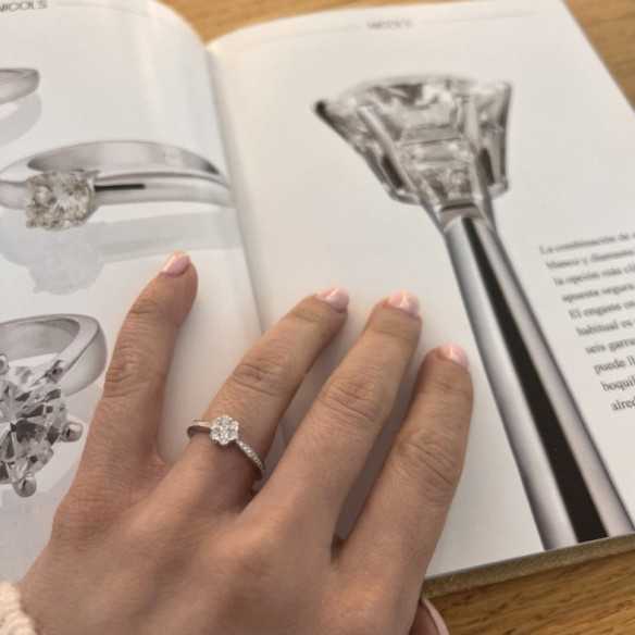 Anillo Diamantes Camelia 0.49 - ANILLOS