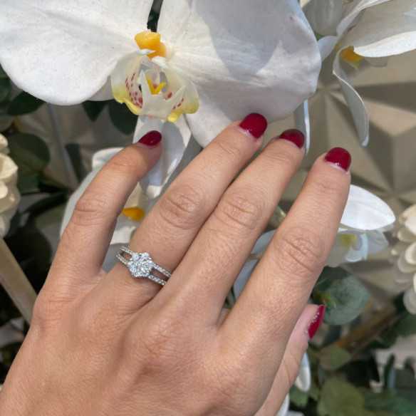Anillo Diamantes Camelia Doble - Talla Brillante