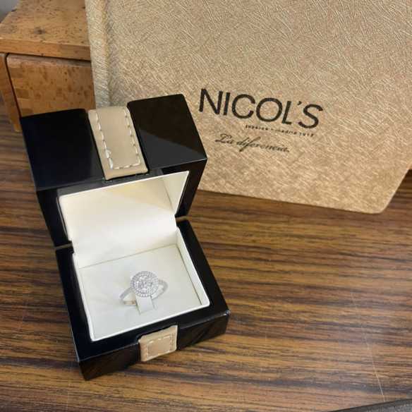Diamond Classic Engagement Ring - Rosette de bagues de fiançailles