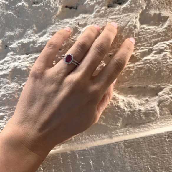 Anello Rubi Orla Dalia 1.10 - Impegno di anniversario degli anelli