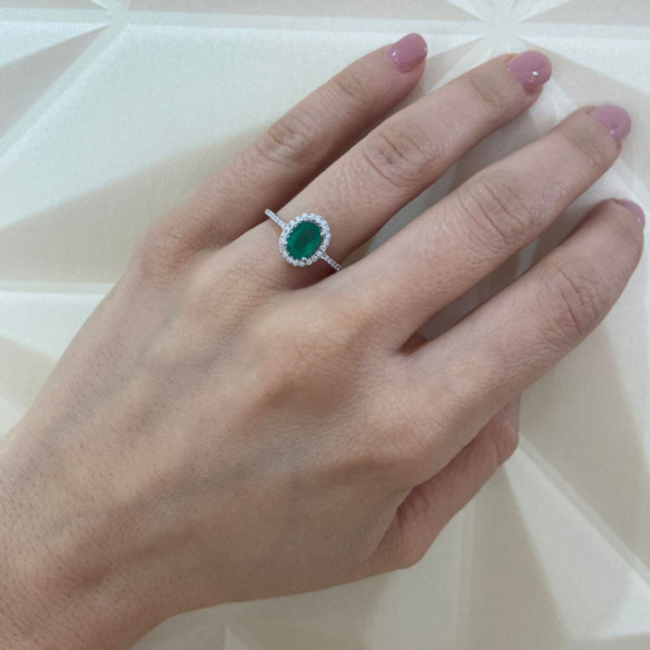 Anillo Esmeralda Orla Dalia 0.90 - Anillos de Esmeralda