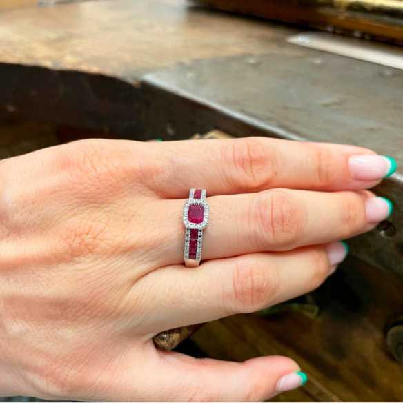 Ruby Ring DIAMOND COLOR - Ruby Rings