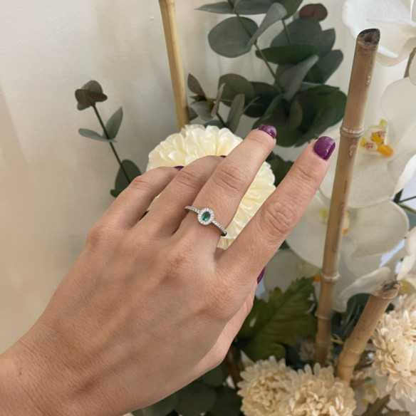 Anello smeraldo e Diamanti Colore Orla Oval - Smeraldo