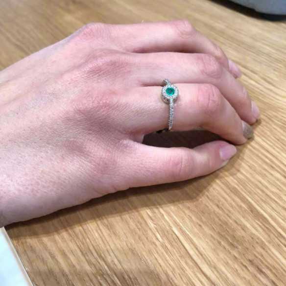 Smaragdring und Diamantfarbe - Smaragdringe