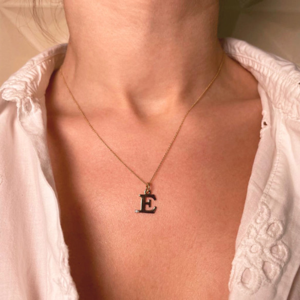 Collar Inicial E Dot Diamond - Letras Iniciales