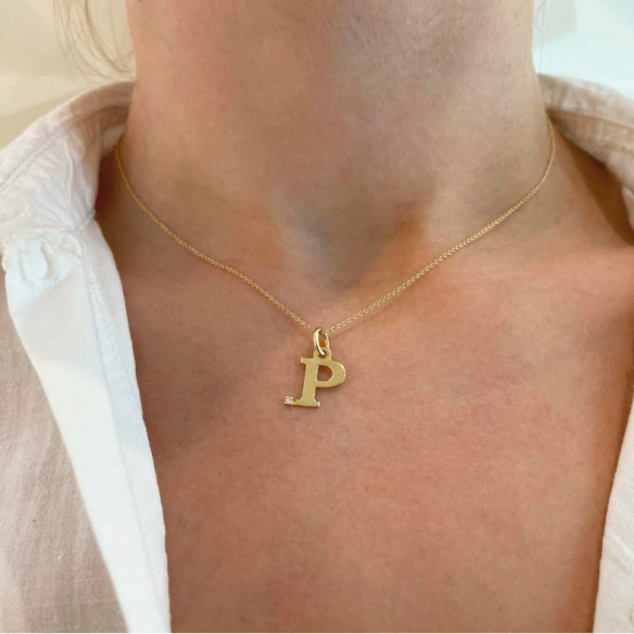 Collana con diamante punto P iniziale - Initial Gold Diamond Letters