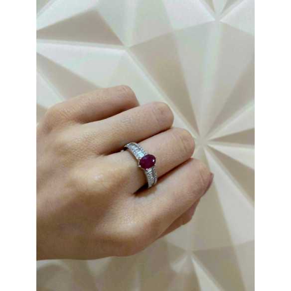 Anillo Rubí Oval y Diamantes Lola 1.00 - Anillos de Rubí