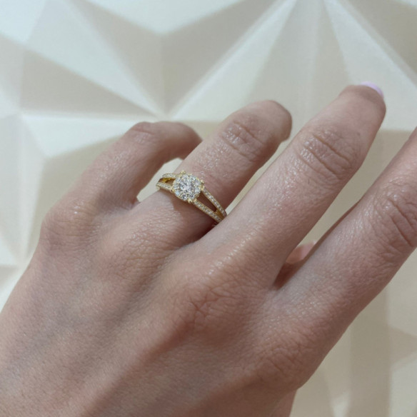 Noa 0.68 Gelbgold Diamantring - Verlobungsringe Rosette