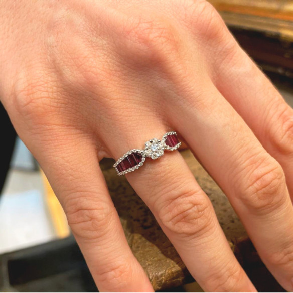 Anillo Diamantes Rubíes Love Female - Bagues rubis