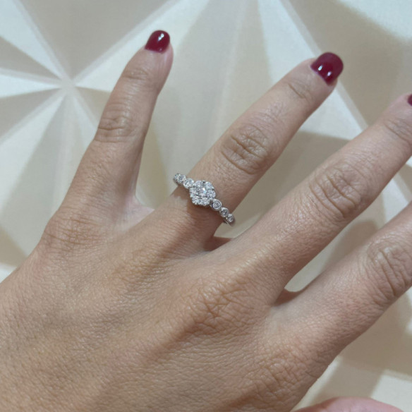 Anel de diamante de Camelia 0.58 - Brilhante